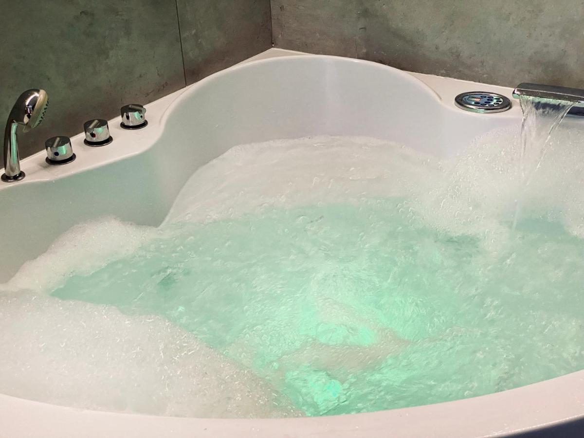 Apartment Premium Jacuzzi For Couples, Old Town Krakau Exterior foto