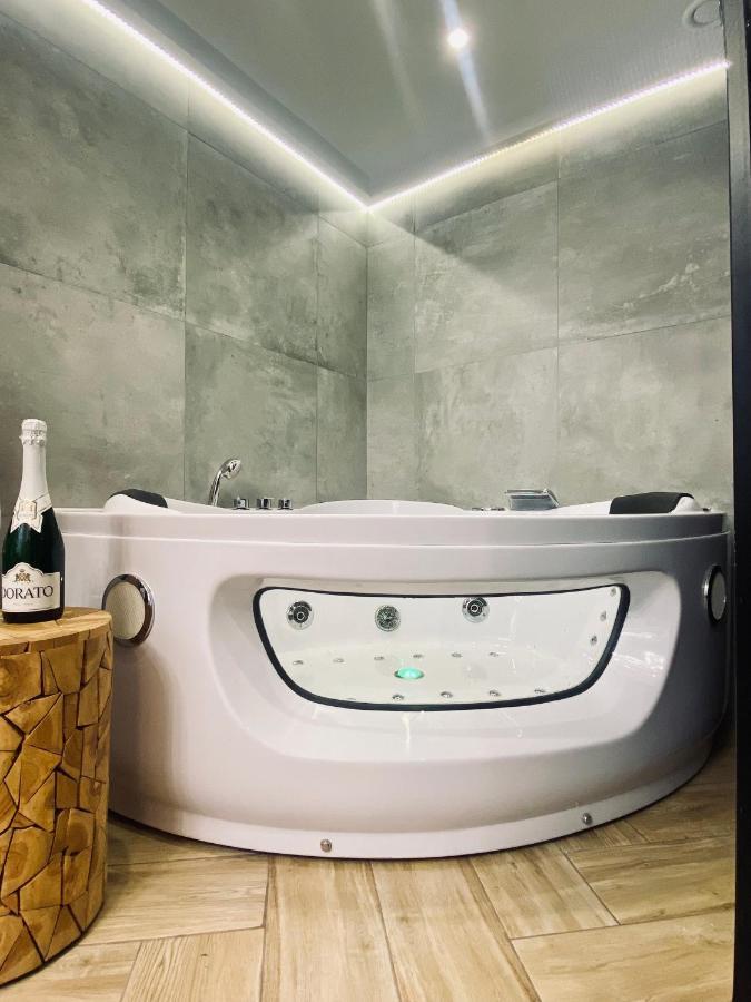 Apartment Premium Jacuzzi For Couples, Old Town Krakau Exterior foto