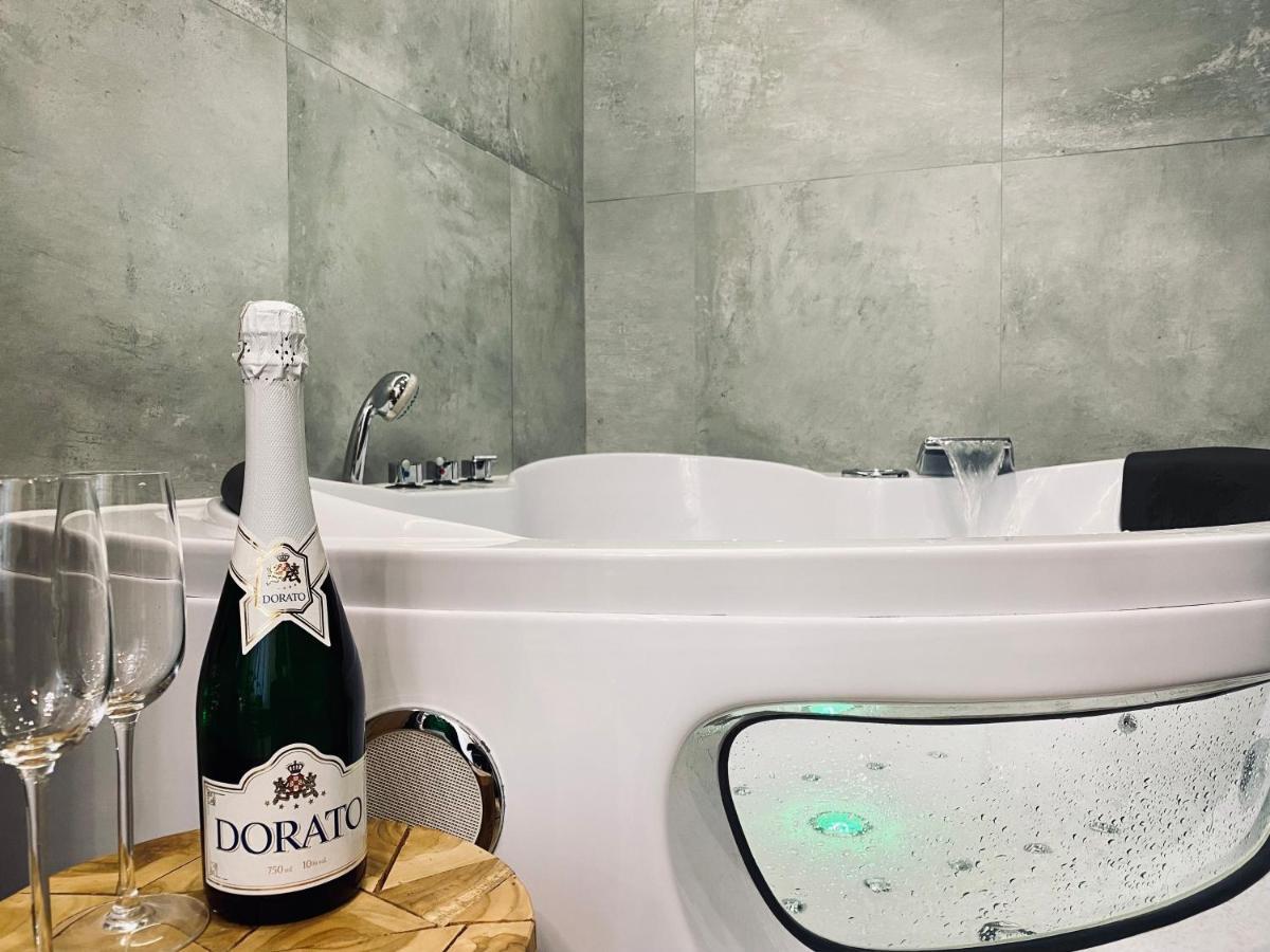 Apartment Premium Jacuzzi For Couples, Old Town Krakau Exterior foto